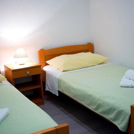 Apartments And Rooms Robi Podstrana Exterior foto